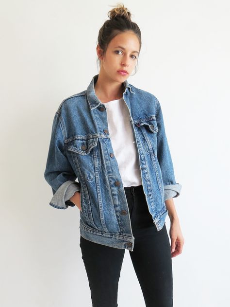 Die perfekte Handtasche findet ihr bei uns: https://www.profibag.de/sport-freizeit/handtaschen/ Jaket Denim, Diy Outfits, Jean Jacket Outfits, Desert Fashion, Jeans Overalls, Vintage Clothes Women, Jackets Jeans, Outfit Jeans, Looks Street Style