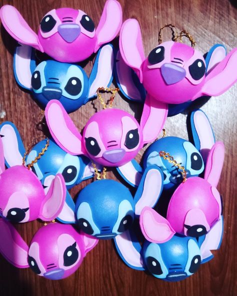 Easter Egg Competition Ideas, Lilo And Stitch Merchandise, Disney Christmas Decorations, Lilo And Stitch Quotes, Whoville Christmas, Stitch Diy, Christmas Bling, Stitch And Angel, Xmas Diy