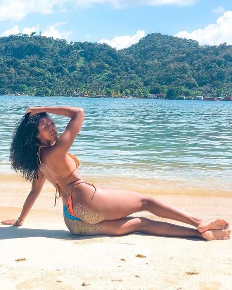 1,183 Likes, 9 Comments - Travel✈️Style👠Fashion👒🎩 (@iamafromtravel) on Instagram: “🚩Isla Grande, Colon, Panama #iamafromtravel #panama . . . 📸➡️ @liadarnel . . .#panamacitybeach…” Beach Pictures Poses Instagram Black Women, Beach Photoshoot Black Women, Beach Poses Black Women, Bahamas Photoshoot, Beach Pictures Black Women, Vacay Pictures, Colon Panama, Swimsuit Poses, Vacation Poses