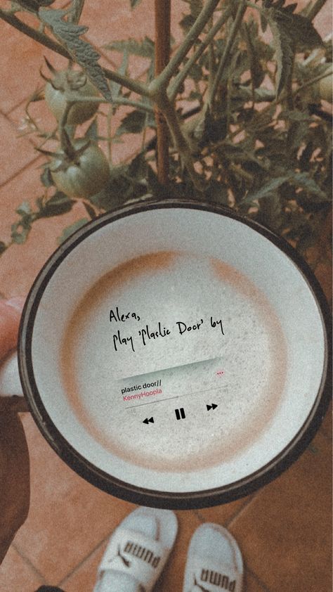 Vinyl Player, Wallpaper Retro, Coffee Instagram, Tumblr Aesthetic, California Lifestyle, Story Ideas, Instagram Story Ideas, Aesthetically Pleasing, Ig Story