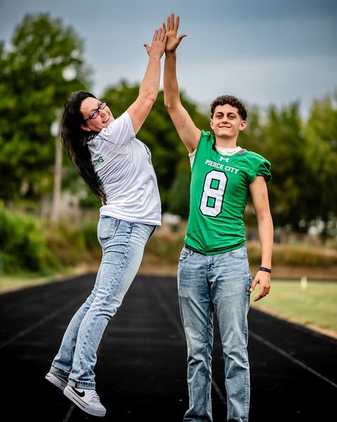 Boys Of Fall | Pierce City | Senior 2025 . . . . . . . #football #highschoolfootball #boysoffall #senior2025 #memories #sportsphotographer #seniorphotographer Brother Sister Sports Photos, Mom Poses, Highschool Football, High School Football, Football Boys, Sports Photos, Football Player, Senior Photographers, Brother Sister