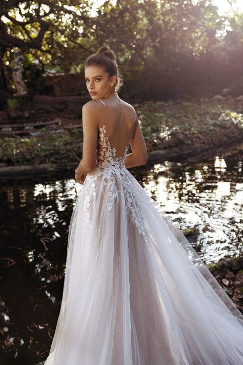 Sabrina Wedding Dress, Fairytale Wedding Dress, Wedding Dresses Whimsical, Tule Rok, Big Wedding Dresses, Lovely Wedding Dress, Wedding Dress Cake, Real Princess, Fairy Tale Wedding Dress