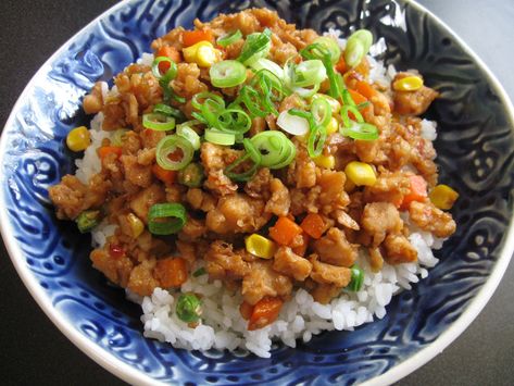 Soy Meat, Spicy Pork, Easy Lunch Recipes, Food Combining, No Bean Chili, Mixed Vegetables, Amazing Day, Easy Lunches, Meat Free