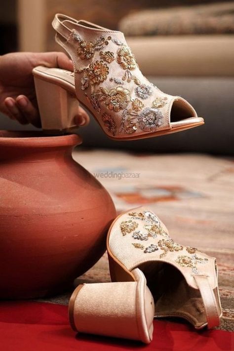 Indian Bridal Footwear, Bridal Sandals Heels Pakistani, Bridal Footwear Indian Wedding Shoes, Bridal Footwear Indian Heels, Bridal Heels Indian Weddings, Bridal Footwear Indian, Bridal Heels Indian, Indian Heels, Stylish Shoes Heels