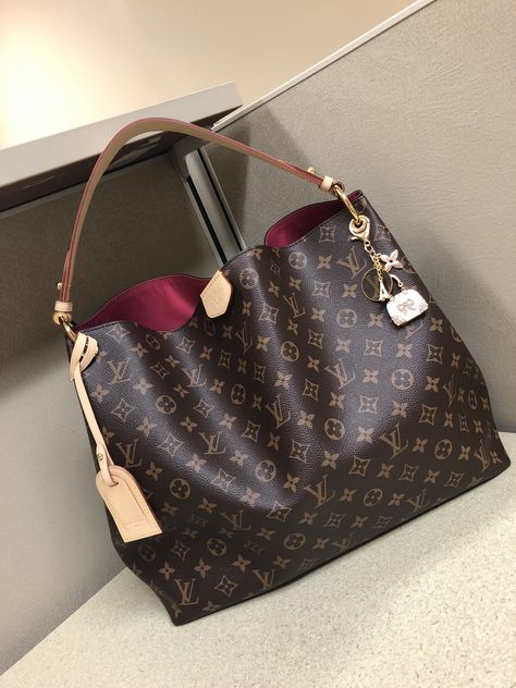 Graceful MM ❤️ My Fashion Style, Louis Vuitton Handbags Neverfull, Pochette Louis Vuitton, Sac Louis Vuitton, Cheap Purses, Popular Handbags, Handbag Heaven, Lv Handbags, My Fashion