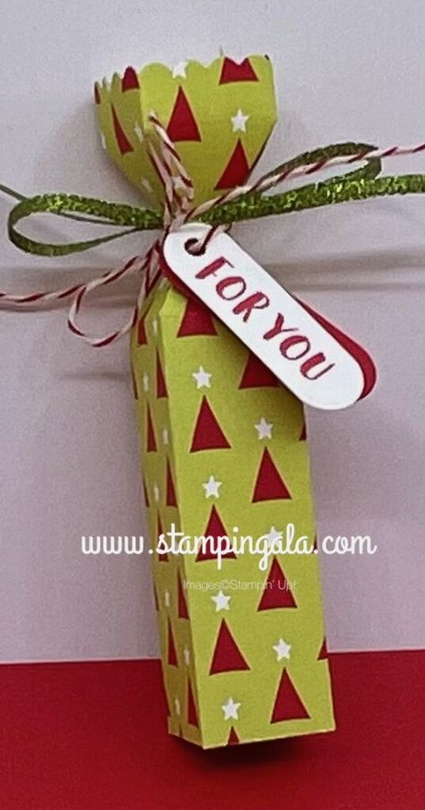 Lip Balm Holder created by Julie Gilson. Stampin Up Stocking Stuffers, Stampin Up Lip Balm Holder, Lip Balm Holders, Christmas Food Crafts, Treat Containers, Box Bag Tutorial, Christmas Treats Holders, Budget Christmas, Handmade Lip Balm