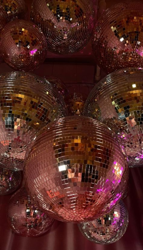 Party Bola Disco, Disco Wallpaper, Disco Background, Disco Wedding, Fantasy Party, Mix Photo, Phone Screen Wallpaper, Disco Balls, Disco Party