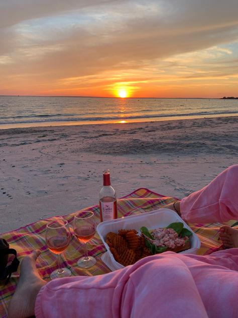 For us, the best plan ever will always be a picnic. Perfect Date Ideas Pictures, Lesbian Vision Board Ideas, Girlfriend Date Ideas, Lesbian Picnic Date Ideas, Sweet Date Ideas, Lesbian Date Ideas Aesthetic, Wlw Dates Ideas, Date Ideas For Girlfriend, Lesbian Date Night Ideas