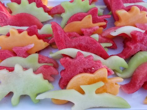 Dino Snacks For Party, Dinosaur Fruit, Dinosaur Party Theme, Dinosaur Snacks, Dinosaur Birthday Party Food, 3rd Birthday Party For Girls, Dinosaur Cookie, Themed Birthday Party Ideas, Dinosaur Birthday Theme