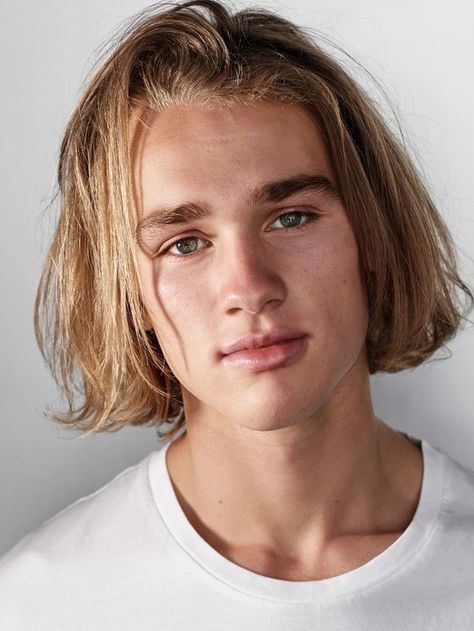 Mens Chin Length Hairstyles, Hairstyles For Men 2023, Longer Bob, Haircut Man, Bob Length, Trending In 2023, Guys Style, Male Hairstyles, Undercut Bob