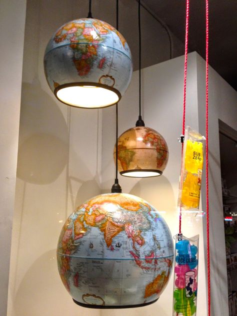 Vintage Globes Pendant Lights Upcycled Globe, Globe Pendant Lighting, Luminaria Diy, Globe Vintage, Globe Lamps, Globe Pendant Light, Table Vintage, Globe Pendant, Décor Diy