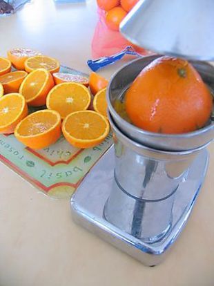 Simple Orange Cordial – Australian Homesteading Homemade Cordial, Cordial Recipes, Cordial Recipe, Homemade Stuff, Tartaric Acid, Homemade Wine, Orange Rind, Christmas Hamper, Homemade Drinks