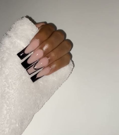 Smile Line Nails Acrylics, Smile Line Nails, Line Nails, Birthday 22, Black Smile, Pretty Views, Smile Lines, Diy Acrylic Nails, Baddie Nails