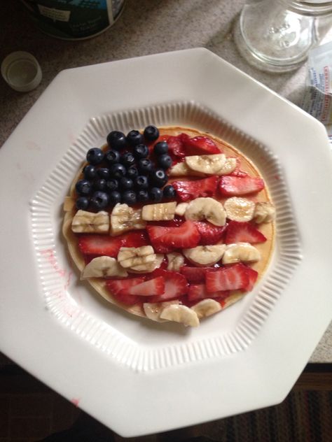 Fourth of July breakfast! Pancakes with fruits in form of an America flag! Pretty, awesome and delicious! #4th #fourth #of #july #breakfast #pancakes 4th Of July Pancakes, Fourth Of July Breakfast, 4th Of July Breakfast, Fruit Pancakes, Seasonal Treats, Teen Summer, Breakfast Pancakes, America Flag, Kids Food