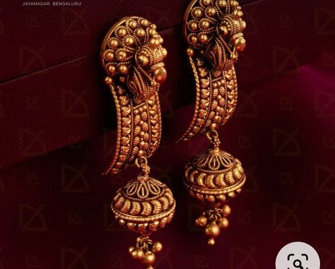 Ear Studs Design, Necklace Set Indian Bridal Jewelry, Gold Jhumkas, Latest Earrings Design, Gold Earrings Indian, Antique Gold Earrings, Delicate Gold Jewelry, Neck Pieces Jewelry, New Gold Jewellery Designs