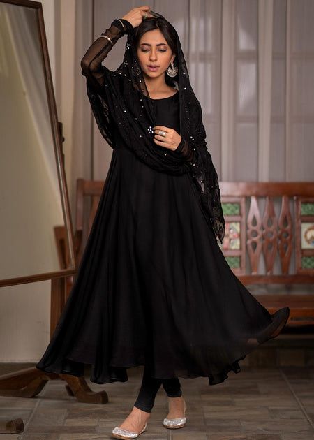 Nain Taara - Laam Black Kurthi Models Latest, Gharara Suits, Designer Outfits, Chiffon Dupatta, Indian Designer Outfits, Anarkali Dress, Embroidered Clothes, Indian Designer, Full Circle