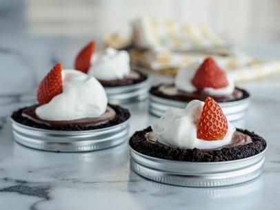 Mason Jar Lid Chocolate Pies Recipe | Ree Drummond | Food Network Mason Jar Lid Recipes, Mason Jar Lid Pies, Mini Chocolate Pie, Mason Jar Pies, Food Network Recipes Pioneer Woman, Mason Jar Lid, Chocolate Pie Recipes, Mason Jar Meals, Dessert For Two