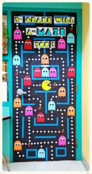 Pac-Man classroom door decoration                                                                                                                                                     More Tetris Door Decoration, Pacman Door Decorations, Pac Man Classroom Theme, Mens Classroom Decor, 90s Theme Classroom Door, Elementary Classroom Door Ideas, Pac Man Bulletin Board, 80s Classroom Theme, Pacman Decorations