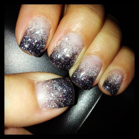 Homecoming nails except thumb and ring finger in all sparkle and other nails in ombre sparkle to match the dress Wedding Toe Nails, Prom Nails Red, Prom Nails Silver, Nails Prom, Super Nails, Christmas Nails Acrylic, Homecoming Nails, Silver Nails, Prom Nails