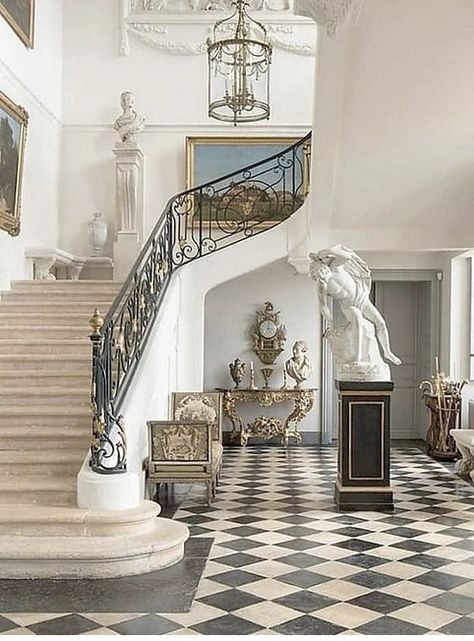 French Chic Interior, Goth Houses, Academia Room, Luxury Staircase, Chateaux Interiors, Stairway Decorating, Traditional Chic, Old Manor, Doors And Floors