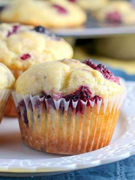 Partridge Berry, Berry Muffin Recipe, Blueberry Streusel Muffins, Berry Muffins, Muffin Streusel, Lemon Blueberry Muffins, Lemon Muffins, Easy Blueberry, Crinkle Cookies