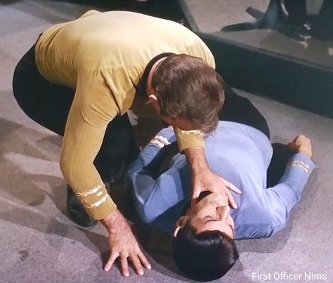 "Return to Tomorrow" s2 e20 Star Trek TOS 1968 Leonard Nimoy Spock First Officer Nims Amok Time, Leonard Nimoy Spock, Spock And Kirk, Star Trek 1, Star Trek Show, Mr Spock, Star Trek Original Series, Star Trek Original, Leonard Nimoy