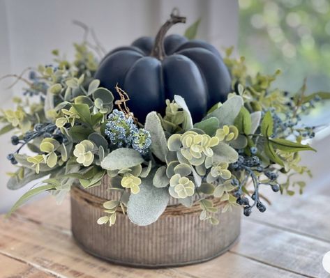 Coastal Fall Decor, Blue Fall Decor, Pumpkin Floral Arrangements, Fall Pumpkin Centerpieces, Coastal Fall, Fall Blue, Pumpkin Centerpiece, Fall Decor Diy Crafts, Pumpkin Display