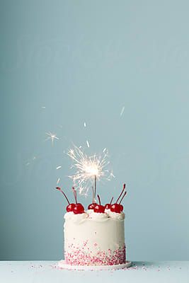 Sparklers Birthday, Vintage Style Cake, Cake With Roses, Cake Sparklers, Cake Celebration, Black Royalty, Cherry Cake, Cake Photography, Rose Cake