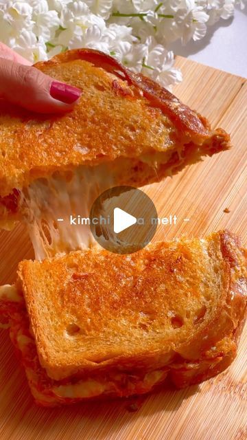 Miso Jen Kitchen on Instagram: "you must try this kimchi tuna melt~   full recipe is on @samsungfoodofficial! search [ s.samsungfood.com/y1RdO ] or “kimchi tuna melt” under my profile on @samsungfoodofficial!   #kimchi #tunamelt #tunasalad #tunasandwich #easyrecipes #sandwichideas #sandwichrecipe #lunchideas #homecooking #asianfood #asianrecipes #asiancooking #cannedtuna #jonggakimchi #jongga" Kimchi Tuna Melt, Easy Bbq Pulled Chicken, Recipes With Kimchi, Kimchi Tuna, Smokey Bbq Sauce, Mountain Bread, Store Bought Rotisserie Chicken, Chicken Melt, Bacon Toast