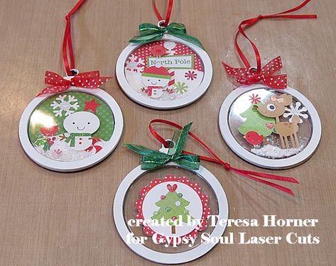 Shaker Ornaments, Count Down To Christmas, Cricut Christmas Ideas, Paper Christmas Ornaments, Christmas Paper Crafts, Gift Tag Cards, Christmas Ornaments Homemade, Shaker Cards, Handmade Christmas Ornaments