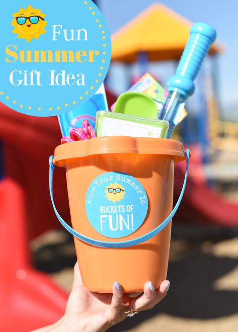 End of the Year Gifts for Students-This cute buckets of fun summer gift is a perfect way to kick off summer break. Fill it with all kinds of summer toys for the kids and add this cute tag. #summer #summerfun #kids Summer Buckets For Kids, End Of The Year Buckets For Students, Summer Buckets For Students, Buckets Of Fun End Of Year Gift, End Of Year Summer Gifts For Students, Student Baskets, Summer Gifts For Kids, Summer Gift Baskets, Bucket Gifts