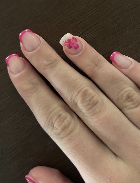 Summer Nail Inspo Hibiscus Flower, Really Short Square Nails, Red Hibiscus Nails, Hawaiian Nails, Hawaii Nails, 2024 Nails, Hello Nails, Simple Gel Nails, Summery Nails