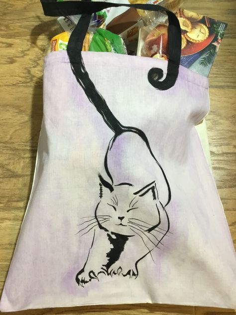 Creative Tote Bag Design Ideas, Art On Bags, Canvas Bag Painting Ideas, Tote Bag Drawing, Tote Bag Painting Ideas, Diy Tote Bag Design, Painted Canvas Bags, Handpainted Tote Bags, Canvas Bag Diy