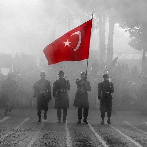 Aesthetic Turkey, Special Forces Army, Turkey History, Turkey Flag, Turkish Military, Turkish Flag, Army Wallpaper, Picture Description, Instagram Growth