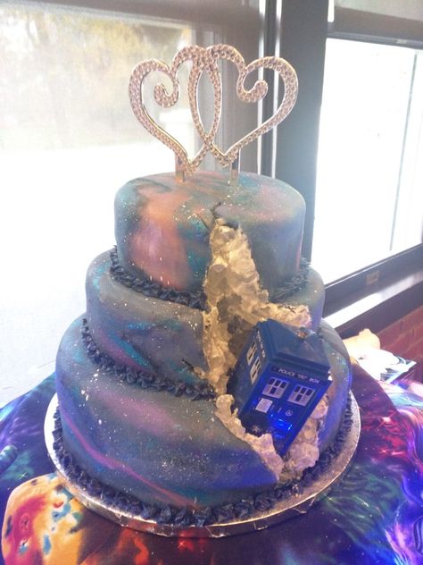 Marbled galaxy doctor who wedding cake Dr Who Party Ideas, Doctor Who Cake, Dr Who Wedding, Dr Who Wedding Ideas, Dr Who Party, Doctor Who Wedding Cake, Doctor Who Themed Wedding, Dr Who Cake Ideas, Doctor Who 60th Anniversary