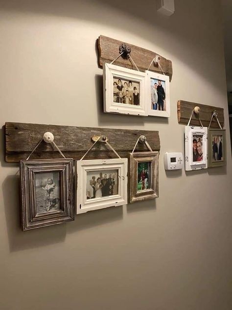 Farmhouse Wall Decor Living Room, Family Photo Wall, Photo Wall Decor, Hemma Diy, Hus Inspiration, Farmhouse Decor Living Room, Diy Farmhouse Decor, Country House Decor, Farmhouse Wall Decor