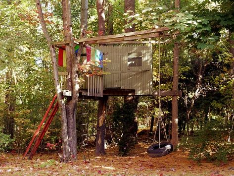 Treehouse Accessories, Tree House Accessories, Simple Playhouse, Plastic Roofing, Building A Treehouse, Tree House Plans, Tree Fort, Composite Decking Boards, Tree House Kids