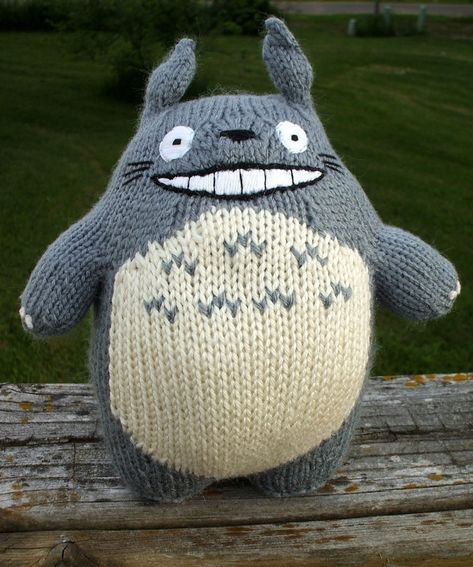 Sock Plush, Crochet Japanese, Totoro Pattern, Knit Animals, Knitting Things, Forest Spirits, Pet Sweaters, Knitted Toys Free Patterns, Animal Knitting Patterns