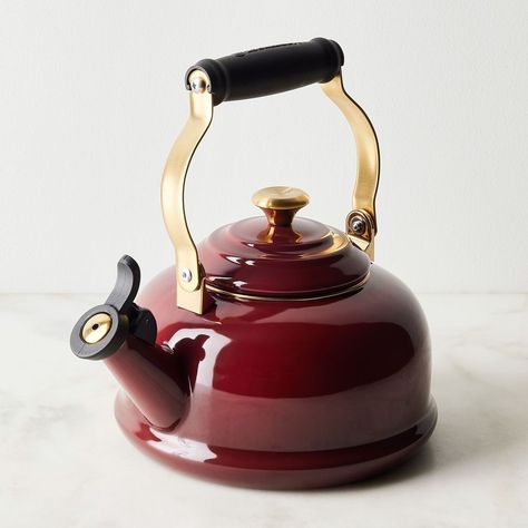 Le Creuset Tea Kettle, Le Creuset Kettle, Le Creuset Cookware, Lounge Interiors, Whistling Tea Kettle, Water Boiling, Coffee Staining, Cute Kitchen, Cast Iron Cookware