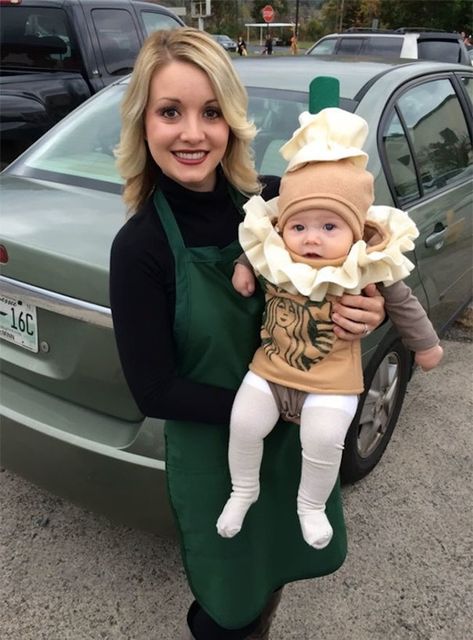 How to Win Halloween With These Matching Parent-Child Costumes Mother Daughter Halloween Costumes, Infant Halloween, First Halloween Costumes, Halloween Parejas, Boy Halloween, Baby Kostüm, Starbucks Barista