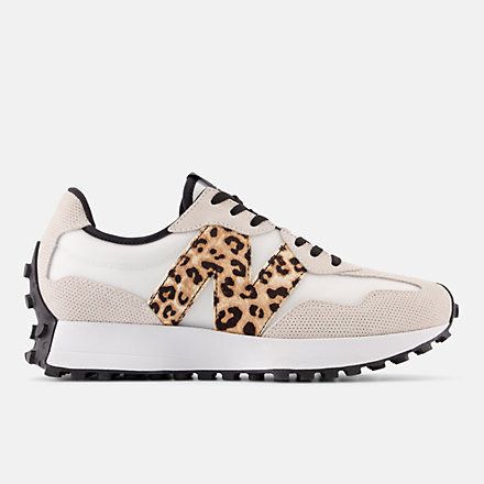 New Balance Leopard Sneakers, Womens New Balance Shoes Outfit, New Balance 327 Women Outfit, 327 New Balance, New Balance Tennis Shoes, New Balance Outfit, Lifestyle Sneakers, Leopard Sneakers, New Balance 327