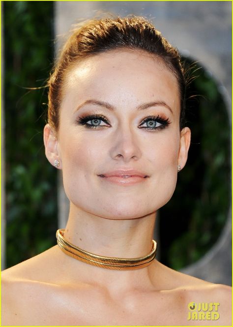 Olivia Wilde - Vanity Fair Oscar Party Perfect Eyebrow Shape, Hijab Style Tutorial, Face Shape Hairstyles, Metallic Eyeshadow, Square Face Shape, Square Face, Eyebrow Shape, Olivia Wilde, Square Faces