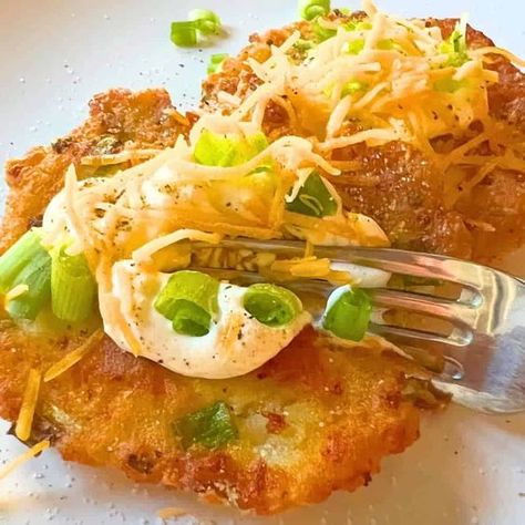 Best Leftover Mashed Potato Pancakes Recipe - Wondering what to do with leftover mashed potatoes or holiday leftovers? Make homemade potato cakes from leftover potatoes! #potatorecipes #leftoverrecipes #mashedpotatoes #friedpotatoes Mashed Potato Cakes Leftover, Leftover Mashed Potato Cakes, Fried Potato Patties, Fried Potato Cakes, Leftover Mashed Potato Pancakes, Mashed Potato Patties, Leftover Baked Potatoes, Mashed Potato Pancakes, Potato Cakes Recipe