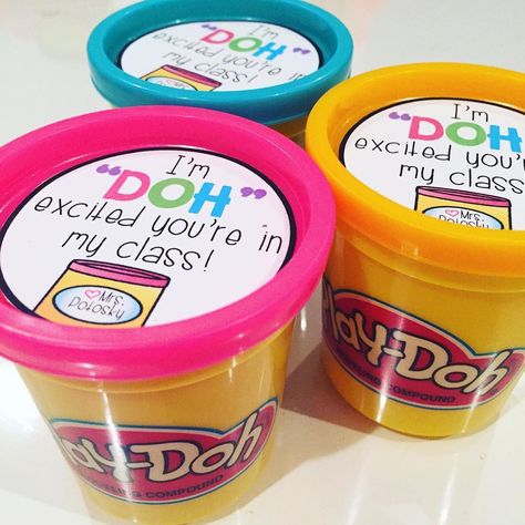 Play Doh Gift Tags For Students, Play Dough Gifts For Students, Playdoh Back To School Gift, Play Dough Gift Ideas, Play Doh Gift For Students, Playdough Gift Tags For Students, First Day Of School Gift From Teacher, First Day Of School Treats For Students, Beginning Of Year Gifts For Students