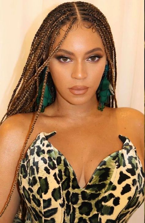 Crochet Straight Hair, Beyoncé Style, Beyonce Braids, Beyonce Beyonce, Beyonce Style, Long Box Braids, Pelo Afro, Beyonce Queen, Box Braids Styling