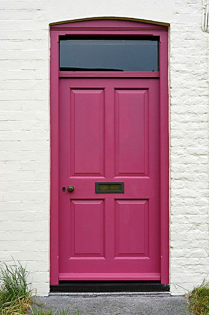 front door Magenta Door, Pink Doors, Red Door House, Purple Front Doors, Pink Elements, Pink Front Door, Front Door Interior, Painted House, Mail Slot