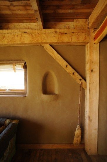 Plastering Walls With Clay Plaster | The Year of Mud Plaster Recipe, Plastering Walls, Plaster Walls Diy, Cob House Interior, Plaster House, Mud Plaster, Cob Building, Earth Bag Homes, Living Off The Grid