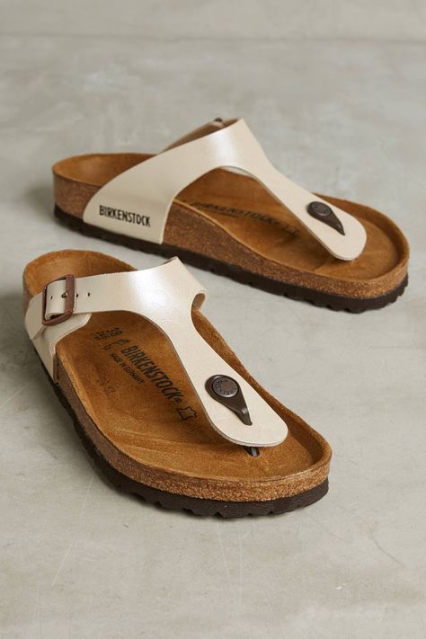 Birkenstock Gizeh Sandals Birkenstock Outfit, Tokyo Street Fashion, Monochrome Outfit, Sandals White, Birkenstock Sandals, Birkenstock Florida, Kinds Of Shoes, Cute Sandals, Birkenstock Shoes