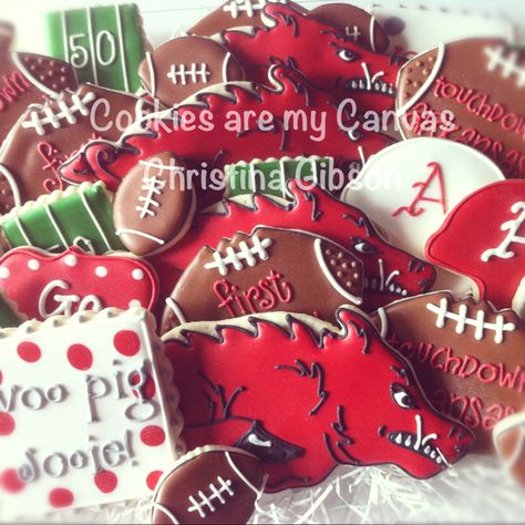 Arkansas Razorback football cookies! Go Hogs! Razorback Cookies, Razorback Cake, Razorback Party, Razorback Football, Arkansas Razorbacks Football, Football Cookies, Arkansas Razorback, Homemade Cocktails, Cookie Time