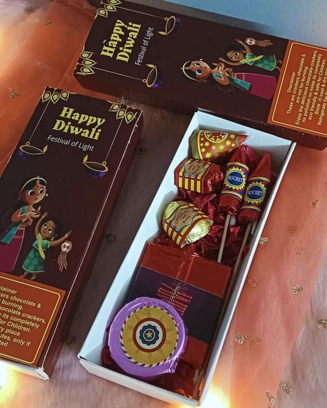 Diwali chocolate crackers 🪔🎇🍫 This chocolate crackers box is best for 🎁 gifting in this diwali to your near and dear ones .❤️🎁 This pataka chocolate box Contains👇 Two rocket chocolate 🚀 One anar chocolate 🎆 One Ladi chocolate One charkhari chocolate Two bomb chocolate 💣 Customization available For order DM or 📞 9599571614 Delivery 🚚 in delhi and delhi ncr Pre booking available (Pataka chocolate box,diwali crackers, diwali gifting, diwali, homebaker, diwali, chocolate,homemade choco... Diwali Chocolate Boxes, Diwali Pataka, Crackers Diwali, Diwali Crackers, Booking Available, Chocolate Homemade, Chocolate Boxes, Festival Lights, Homemade Chocolate